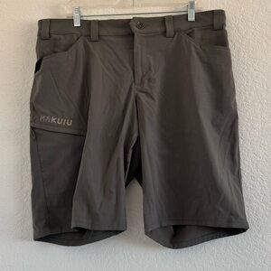 KUIU Men's Cargo Shorts in Dark Gray